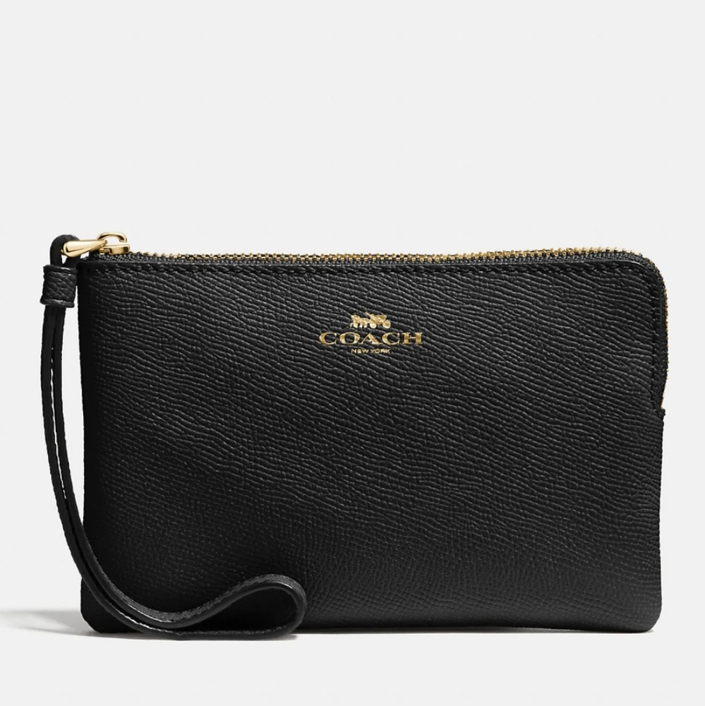 🆕️ Coach Black Corner Zip Wristlet